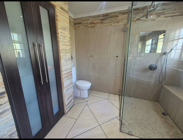 3 BEDROOM TOWNHOUSE FOR SALE IN VANDERBIJLPARK SW 5